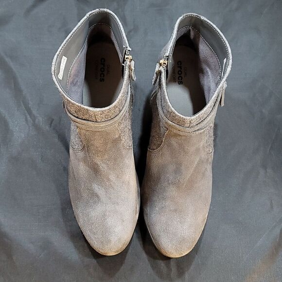 CROCS LEIGH SUEDE MIX WOMEN'S BOOTIE - Picture 4 of 14